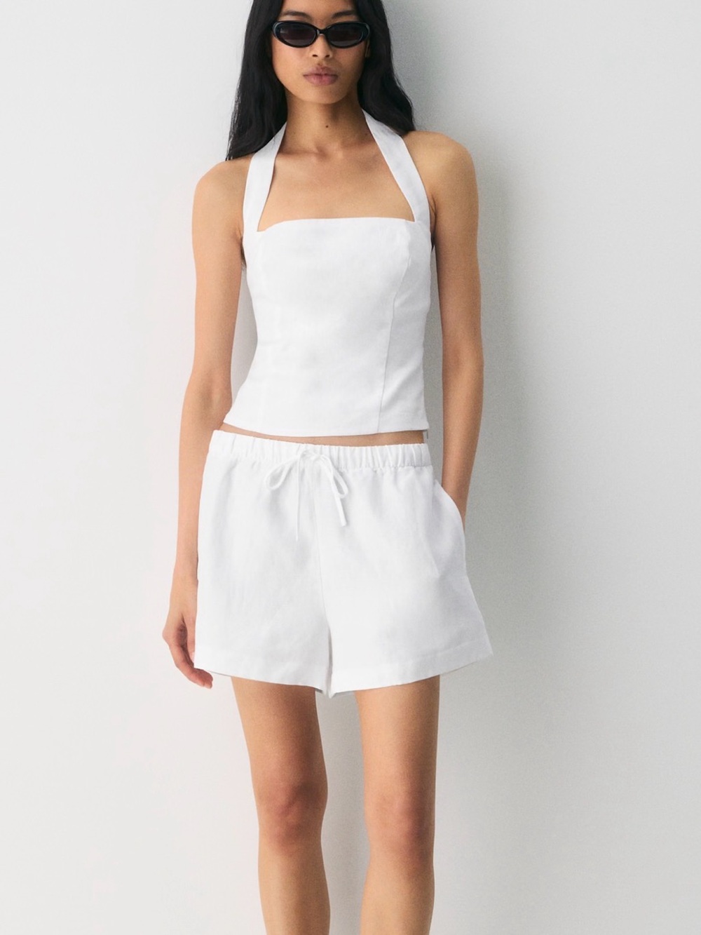 The Lodge Short™ Mini - CruiseLinen
Size small 
Color white